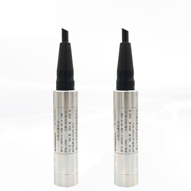 Submersible liquid level sensor